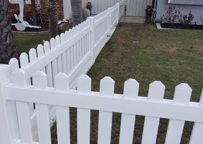 Orange County white vinyl picket fencing contractors - The Fencing Pro