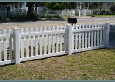 Unveiling Vinyl Fencing: A Comprehensive Guide - The Fencing Pro, orange County, CA